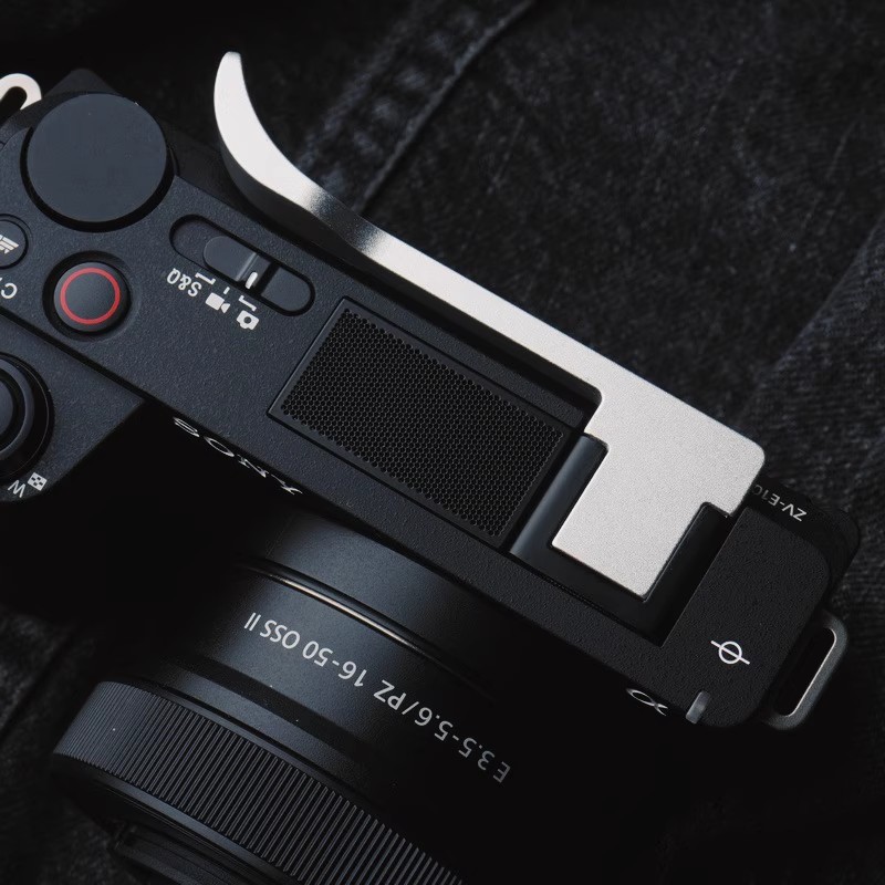 المعادن الساخن الحذاء الإبهام  - مراجعة Sony Camera Zv-E10 وسعره